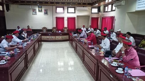Suasana rapat Banggar di DPRD Tabanan yang membahas KUA/PPAS APBD Perubahan 2023, Kamis (24/8/2023). (chairul amri simabur/detikBali)