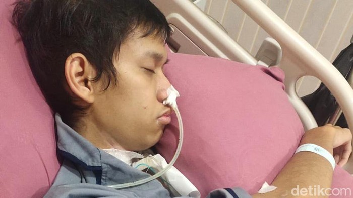 Sultan Rifat Alfatih (20), korban kabel menjuntai di Jaksel masih dirawat di RS Polri Kramat Jati, Jakarta Timur.