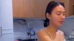 Serunya Wika Salim Kulineran di Italia hingga Masak Nasi Goreng