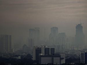 Kualitas Udara Malam Jakarta Lebih Buruk, BMKG Jelaskan Lapisan Inversi