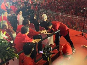 Gibran Bicarakan Banyak Hal dengan Bambang Pacul di Apel Pemenangan Ganjar