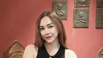 Aura Kasih Doyan Makan Es Krim hingga Ngopi, Ini Potretnya