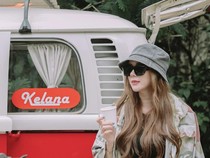 Aura Kasih Doyan Makan Steak hingga Jago Ulek Sambel Dadakan