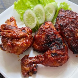 Resep Ayam Bakar Bumbu Rujak yang Pedas Manis Buat Lauk