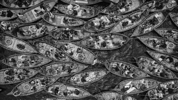 Pemenang kedua kategori Street diraih oleh Azim Khan Ronnie  Foto: Black and White Photo Awards