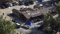 Insiden itu disebut terjadi di sebuah bar yang populer di kalangan para biker yang bernama Cooks Corner di area Trabuco Canyon, yang berjarak sekitar 72 kilometer sebelah tenggara kota Los Angeles.   