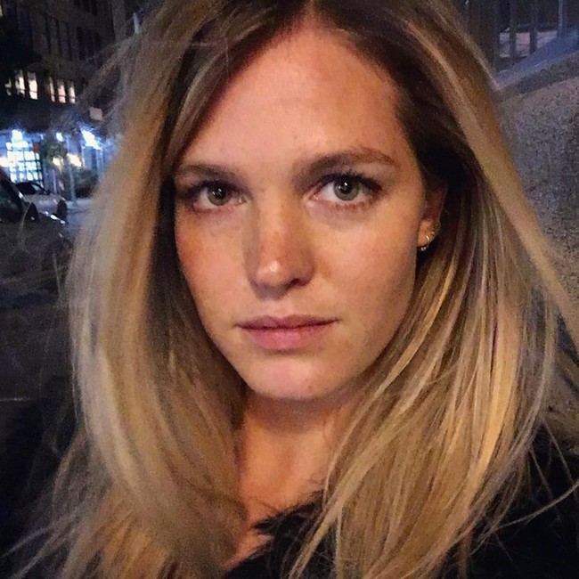 Selain penggunaan kartu kredit, utang Erin juga semakin banyak karena ia gagal bayar pajak ke Negara Bagian New York sebesar $ 41.000 (Rp 627 jutaan). Foto: Instagram Erin Heatherton