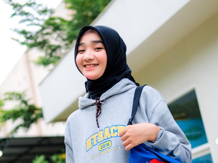 Siapa Fida AP? Namanya mencuri perhatian setelah video musiknya beberapa kali trending di YouTube.