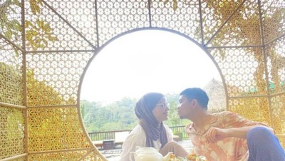 So Sweet! Intip Romantisnya Indra Bekti dan Aldilla Jelita saat Makan Berdua