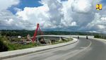 Jokowi Satukan Pulau Samosir dan Sumatera Lewat Jembatan Merah