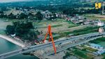 Jokowi Satukan Pulau Samosir dan Sumatera Lewat Jembatan Merah