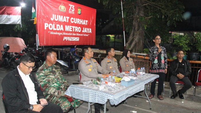 Kapolres Jakarta Barat (Jakbar) Kombes M Syahduddi menghadiri acara rembug warga Kelurahan Angke, Tambora (dok. Ist)