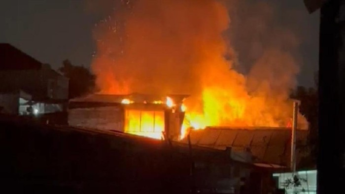 Kebakaran rumah di Depok