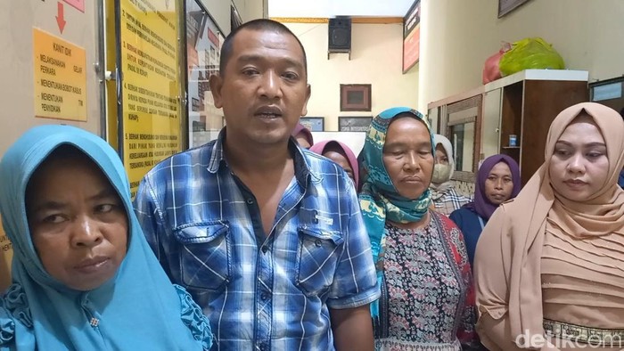 Keluarga korban pembunuhan isu santet datangi Polres Sampang