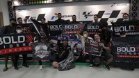 Seperti diketahui, Bold Riders merupakan salah satu perhimpunan komunitas roda dua terbesar di Indonesia dengan 114 chapter dan lebih dari 600 komunitas motor. VIP Experience dari Bold Riders ini nantinya akan diberikan kepada 40 anggota komunitas Bold Riders maupun fans MotoGP yang terpilih.   