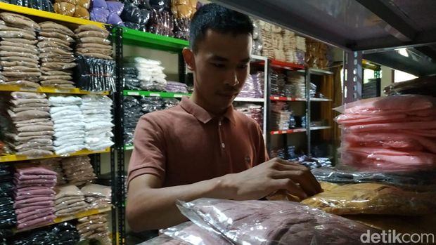 Kisah Wendi, Pembuat Pakaian Rajut yang Produknya Tembus Pasar Global