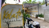 Kafe ala Korea ini disebut-sebut sebagai hidden gem, karena lokasinya tersembunyi di dalam perumahan. Meski begitu, kafe ini kerap jadi tempat nongkrong hits anak sekolahan. Foto: detikcom/Riska Fitria