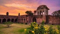 Kota ini kembali ke zaman Kekaisaran Mughal, namun terbengkalai selama empat abad terakhir. Architectural Digest/Getty Images/Fabio Lamanna