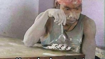 Sudah pasrah sepasrah pasrahnya. Foto: Twitter/saranghaeshopi