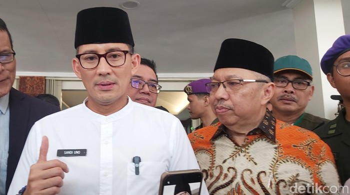 Menparekraf sekaligus Ketua Bappilu PPP Sandiaga Uno bersama Bendum PKS Mahfudz Abdurrahman. (Dwi Andayani/detikcom)