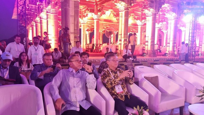 Momen Mendag RI Kunjungi Warisan Budaya UNESCO Amber Fort di G20 India Menteri Perdagangan RI Zulkifli Hasan mengunjungi warisan budaya UNESCO Amber Fort di Rajasthan, India dalam rangkaian acara G20 India.