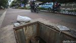 Nah Loh! Tutup Gorong-gorong Trotoar Menteng Pulo Dicuri