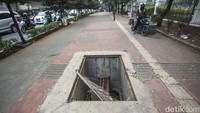 Gorong-gorong tanpa tutup kini sangat membahayakan warga.