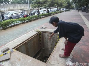 Nah Loh! Tutup Gorong-gorong Trotoar Menteng Pulo Dicuri