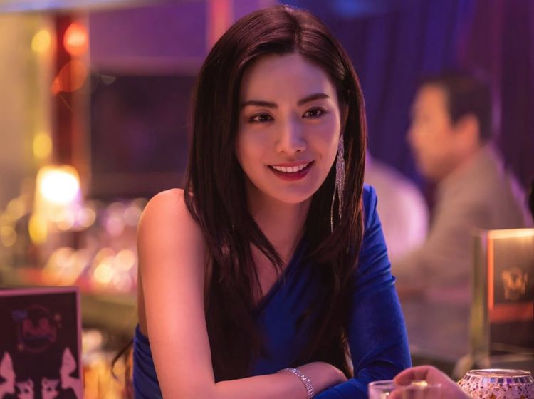7 Foto Nana After School yang Jadi Hostess Cantik di Drakor Mask Girl