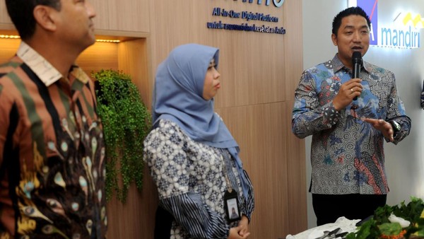 AXA Mandiri Buka Operasional Costumer Care Centre di Bandung
