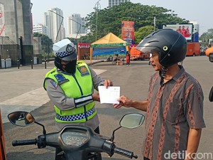 Uji Coba Tilang Uji Emisi di Jakpus, Kendaraan Tak Lolos Hanya Ditegur