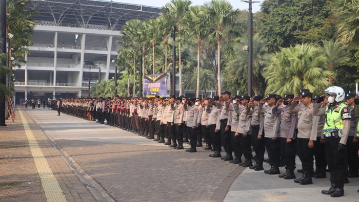Polisi-TNI mengamankan FIBA World Cup 2023 di Stadion GBK