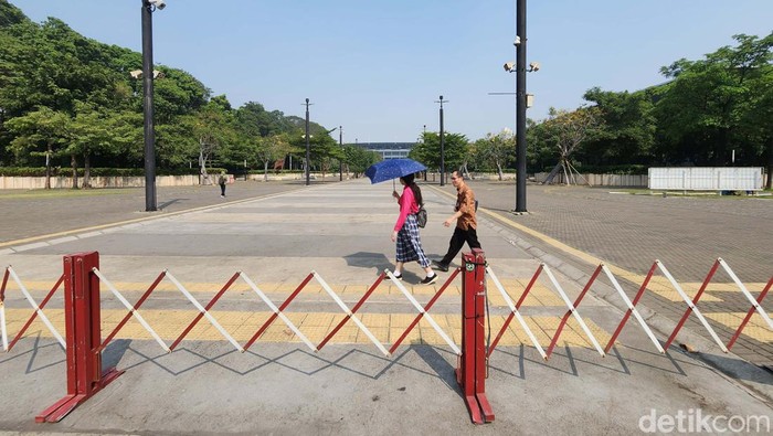 Potret Kawasan GBK yang Bebas Kendaraan Bermotor Mulai Hari Ini Kawasan Gelora Bung Karno (GBK), Senayan, Jakarta, bebas kendaraan bermotor mulai hari ini. Kebijakan ini akan berlaku hingga 3 September mendatang.