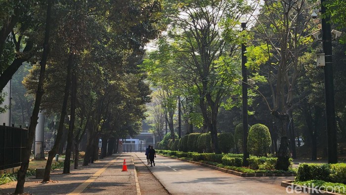 Kawasan Gelora Bung Karno (GBK), Senayan, Jakarta, bebas kendaraan bermotor mulai hari ini. Kebijakan ini akan berlaku hingga 3 September mendatang.