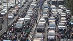 Potret Macet Sore Ini, Biang Kerok yang Bikin Ibu Kota Bengek