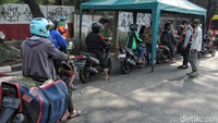 Perlu diketahui Pemprov DKI Jakarta bersama Polda Metro Jaya menerapkan uji coba tilang uji emisi di lima ruas jalan di wilayah Kota Jakarta.  