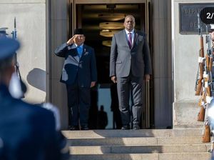 Prabowo Bertemu Menhan AS Lloyd J Austin di Pentagon