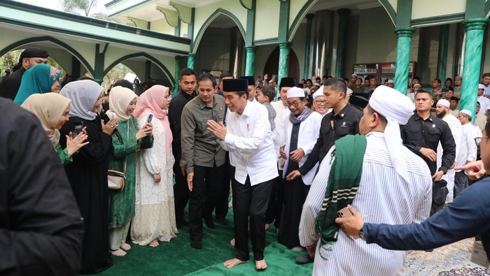 Presiden Jokowi ziarah ke makam Haji Anif