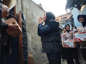 Cara Polwan Bandung Dekatkan Diri ke Warga Jelang HUT ke-75