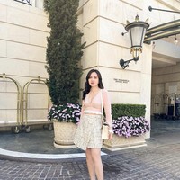 Setelah dari Hawaii, bintang fim Eiffel I’m in Love itu terbang ke California, Los Angeles, AS. “It’s a good day to be in LA,” keterangan fotonya.  Foto: Dok. Instagram/@shandyaulia