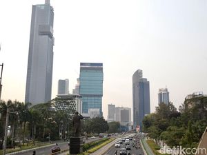 Turunkan Polusi Udara, Gedung Tinggi di DKI Diminta Semprot Water Mist