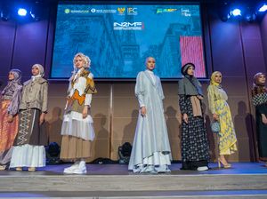 21 Desainer RI Akan Fashion Show di Paris, Itang Yunasz Hingga Khanaan