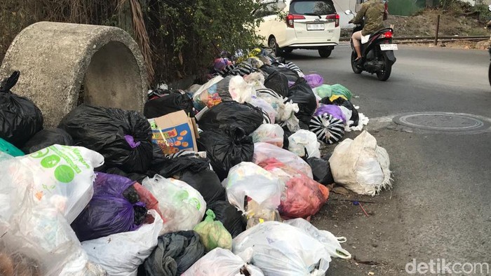 Tumpukan sampah di Bausasran, Danurejan, Kota Jogja, Jumat (25/8/2023).