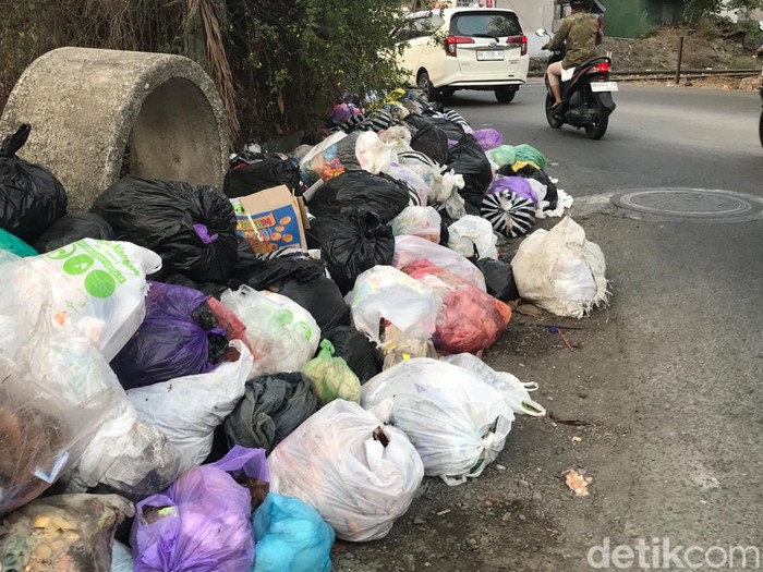 Tumpukan sampah di Bausasran, Danurejan, Kota Jogja, Jumat (25/8/2023).
