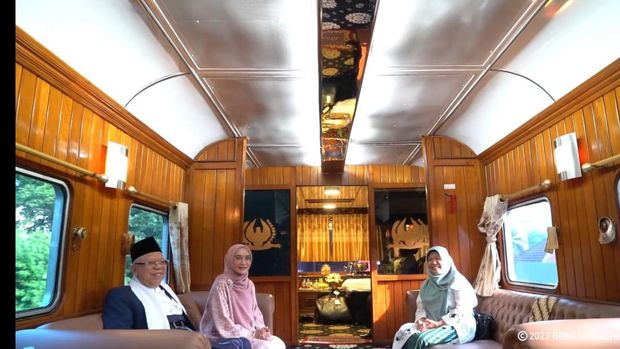 Wapres Pakai Kereta Luar Biasa KAI Kunker ke Cirebon