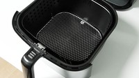 Air fryer disebut beberapa orang tak penting karena makanan masih bisa dipanggang atau digoreng biasa. Namun seiring meningkatnya kesadaran akan pola hidup sehat, alat ini pun dianggap sangat berguna.