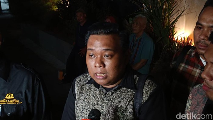 Binsar Aritonang, penagacara ibu D.