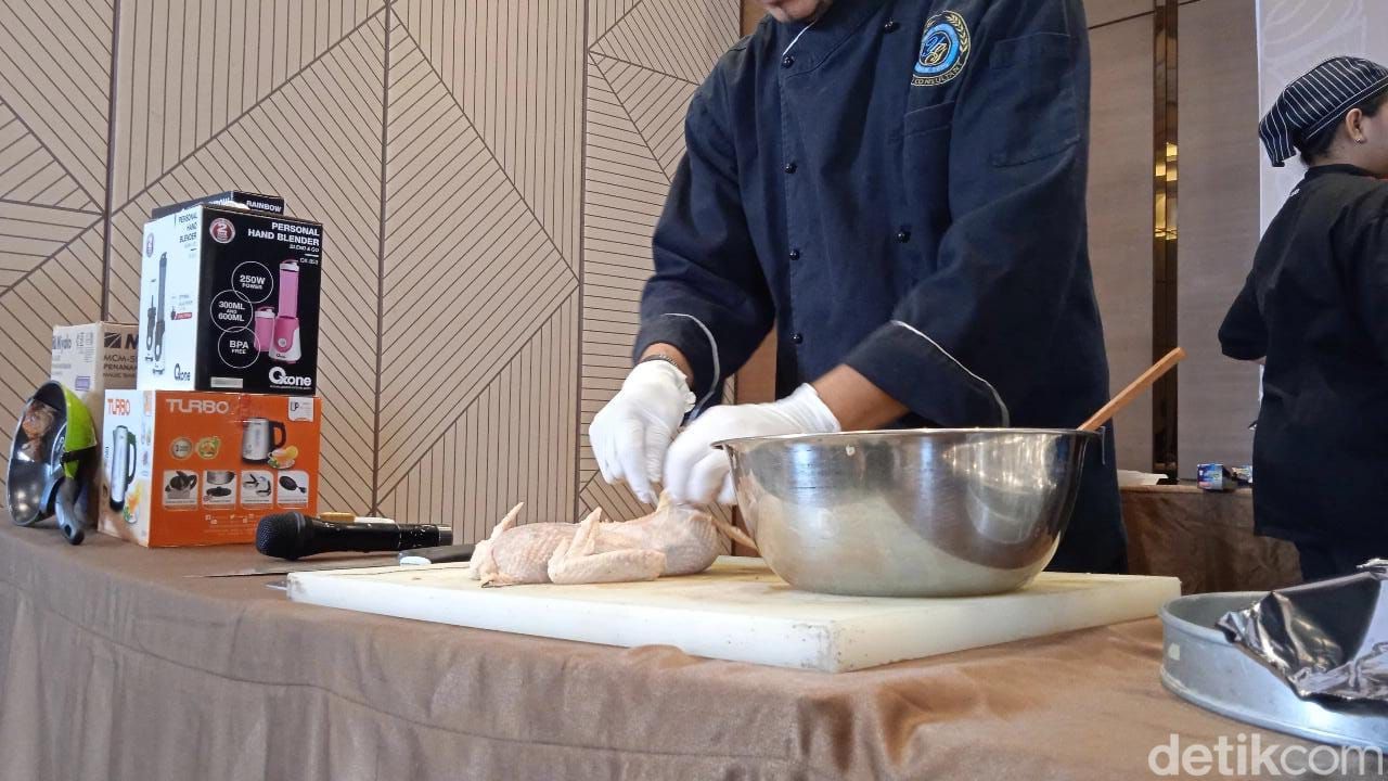 Istimewa! Ini Tips Bikin Ayam Buang Tulang ala Chinese