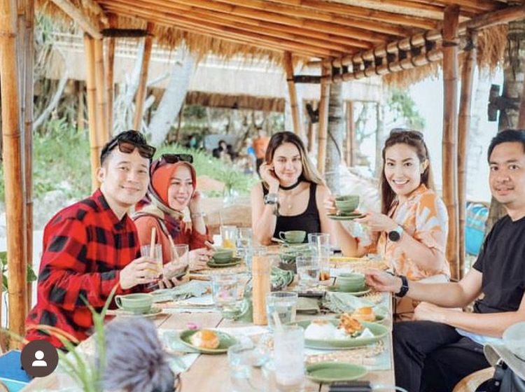 Seru! Momen Denny Cagur Makan Bareng Marshel hingga Luna Maya