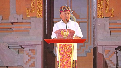 Gubernur Bali I Wayan Koster di Gedung Kesenian Gde Manik, Sabtu (27/8/2023). (Foto: Made Wijaya Kusuma/detikBali)